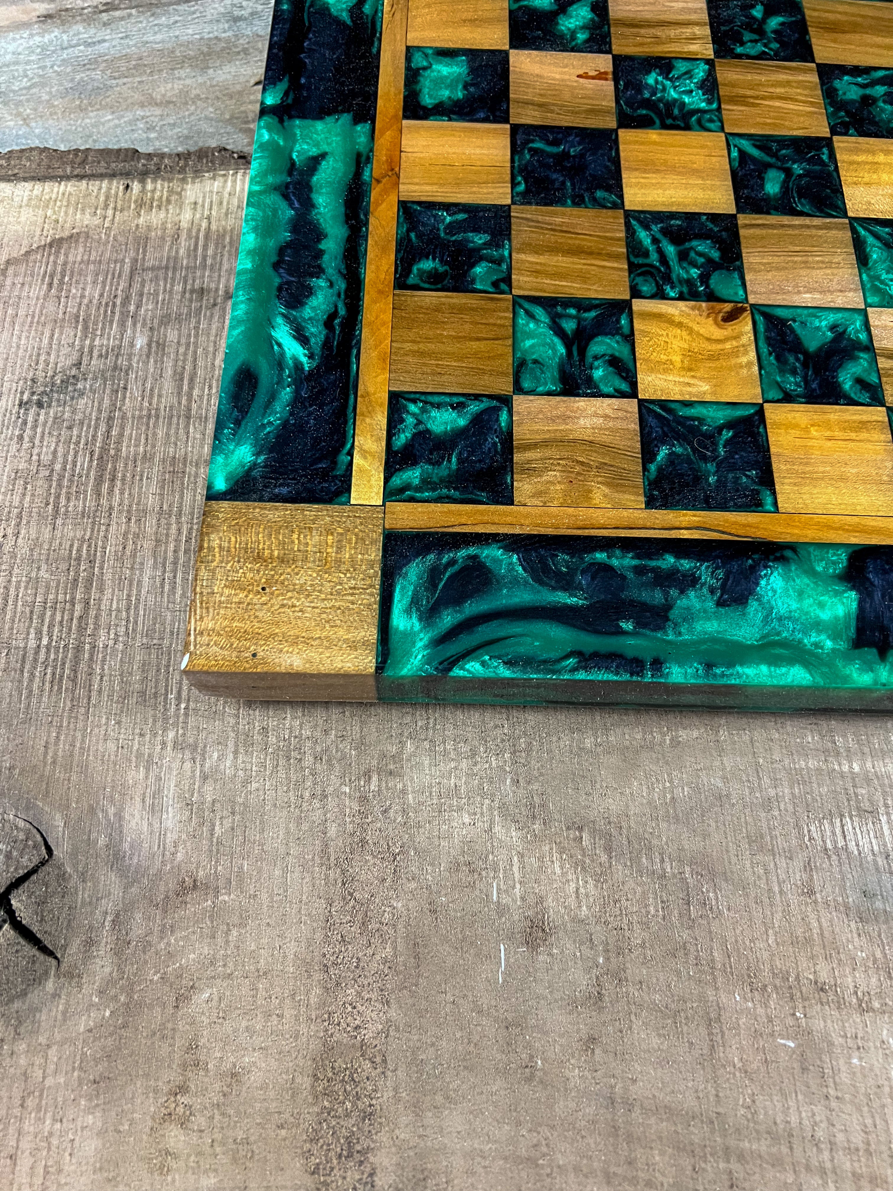 Black Jungle Green Maple Wood Chess Board (With Border)
