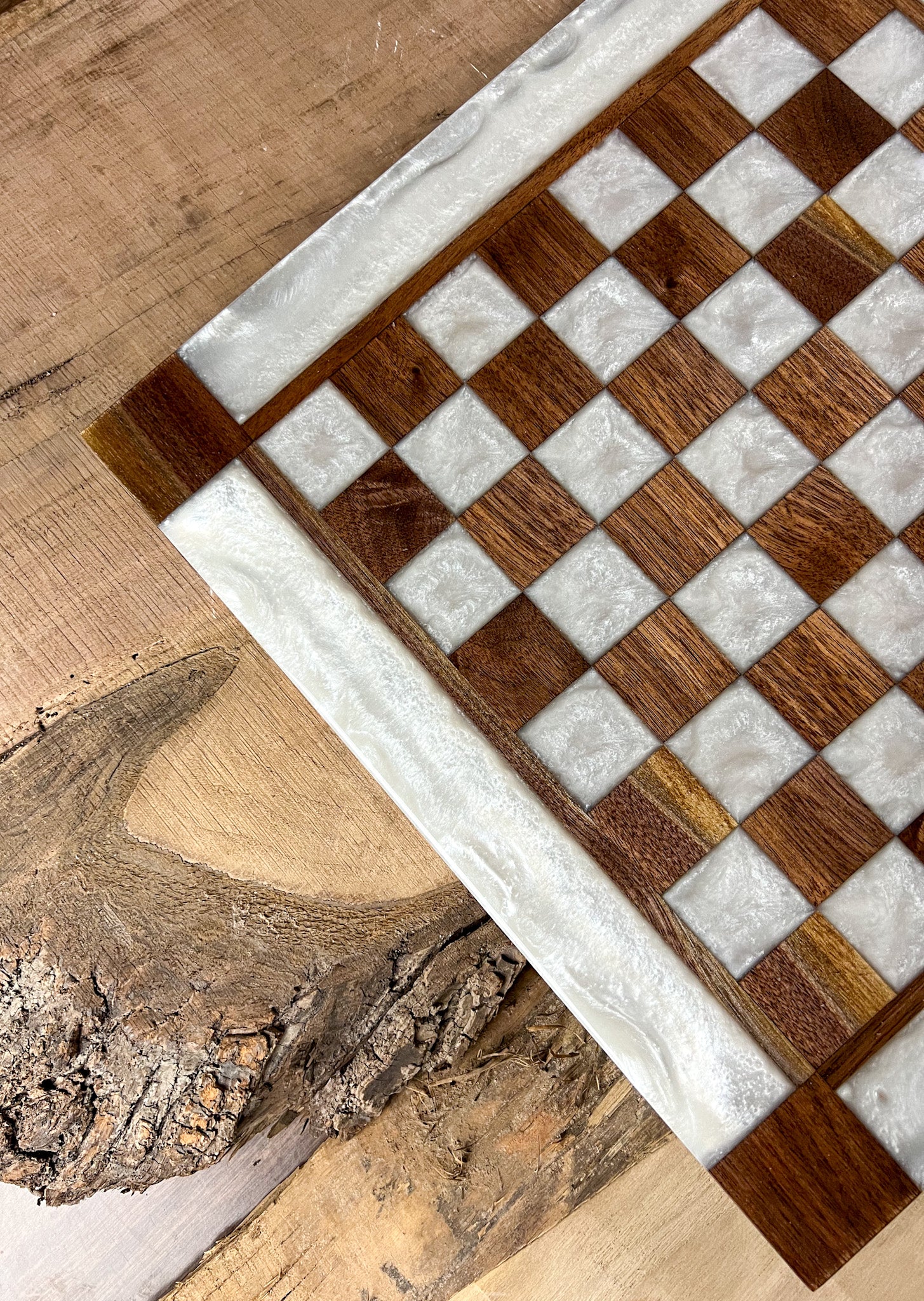 Pure Pearl White Black Walnut Chess Board (Glass Chess Set Included)