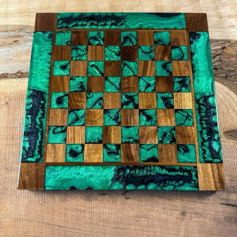 Jungle Black Onyx Walnut Chess Board (INCLUDES PIECES)