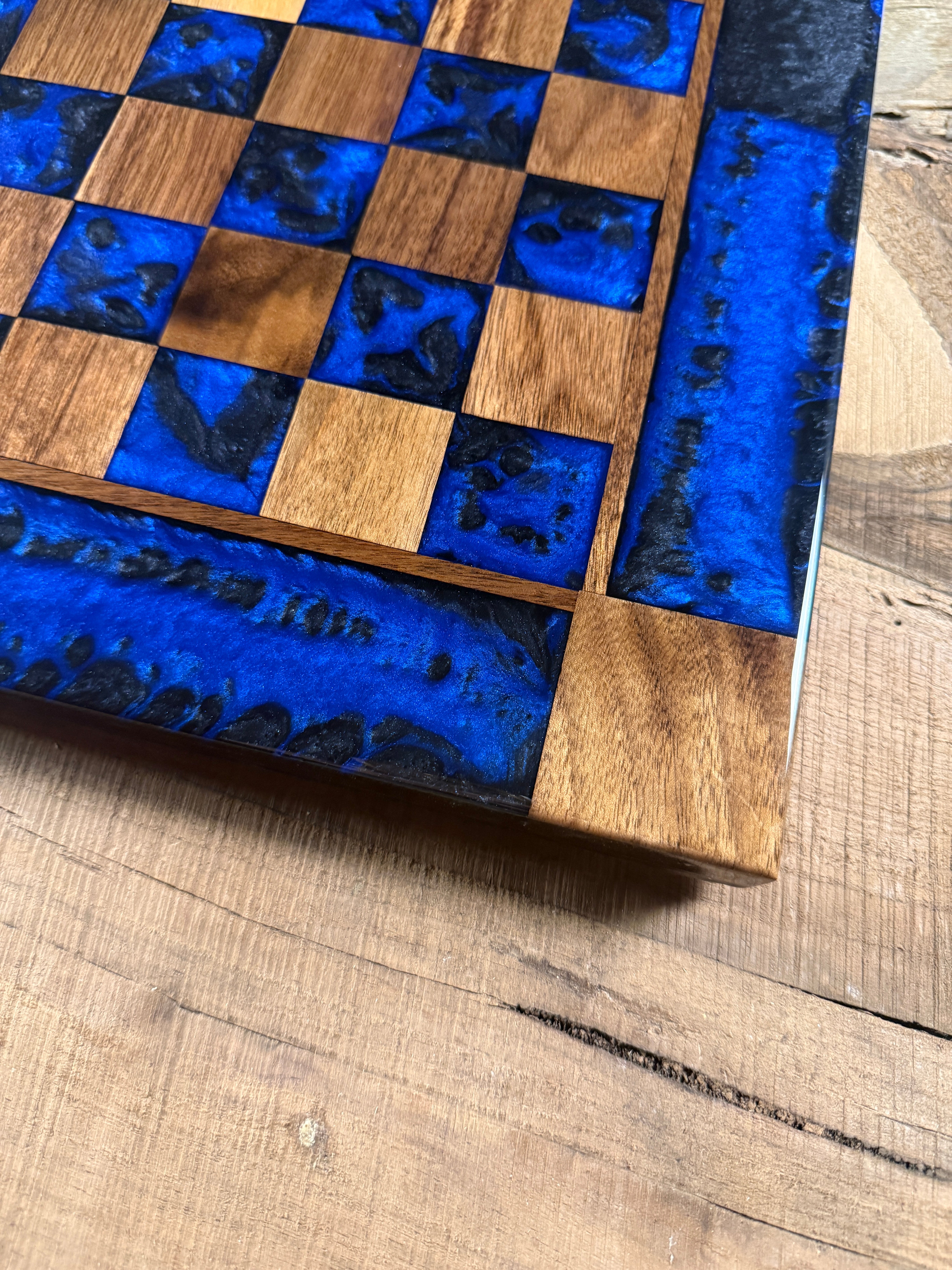 Black Onyx Deep Blue Walnut Chess Board (INCLUDES PIECES)