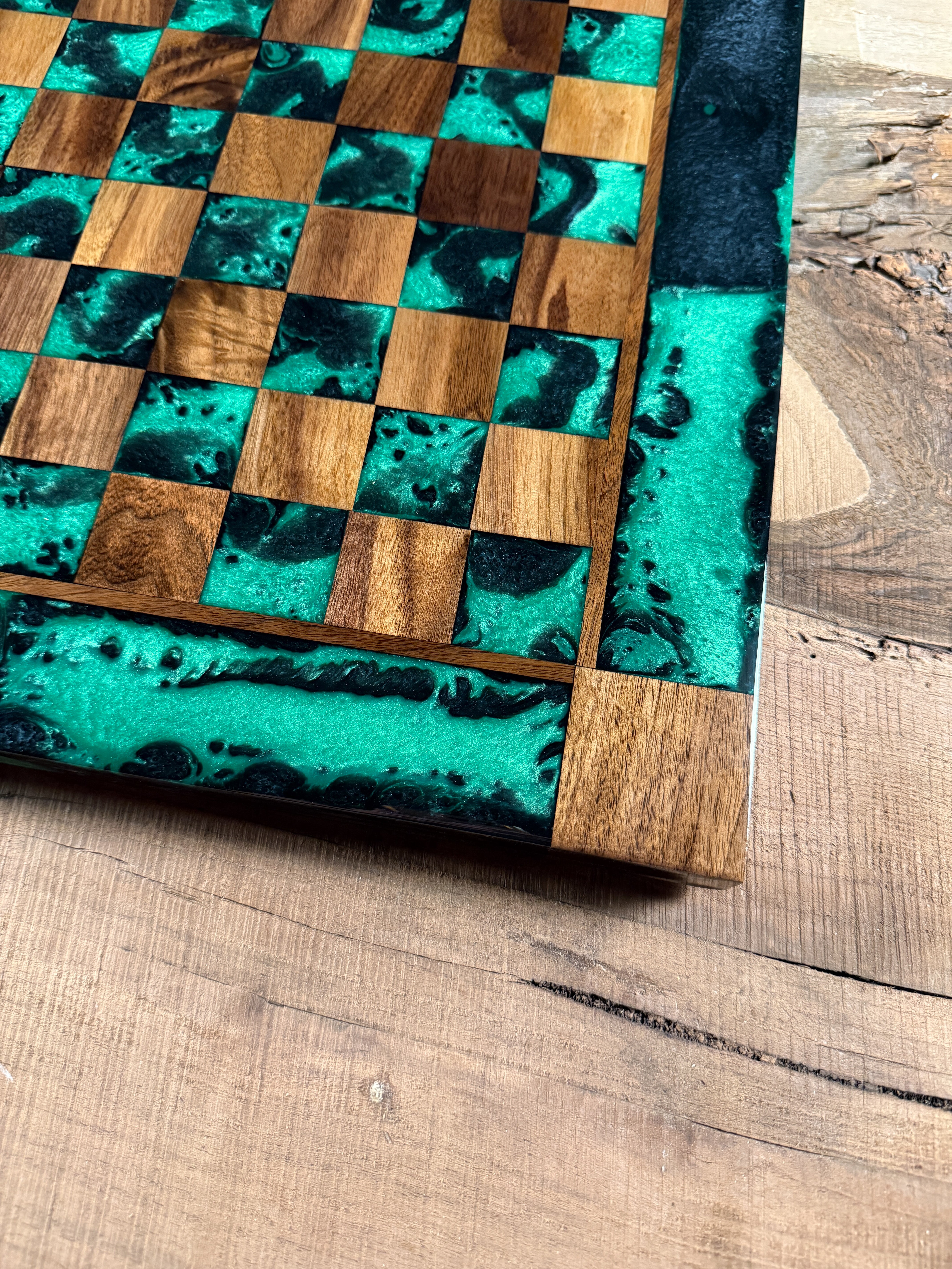 Jungle Black Onyx Walnut Chess Board (INCLUDES PIECES)