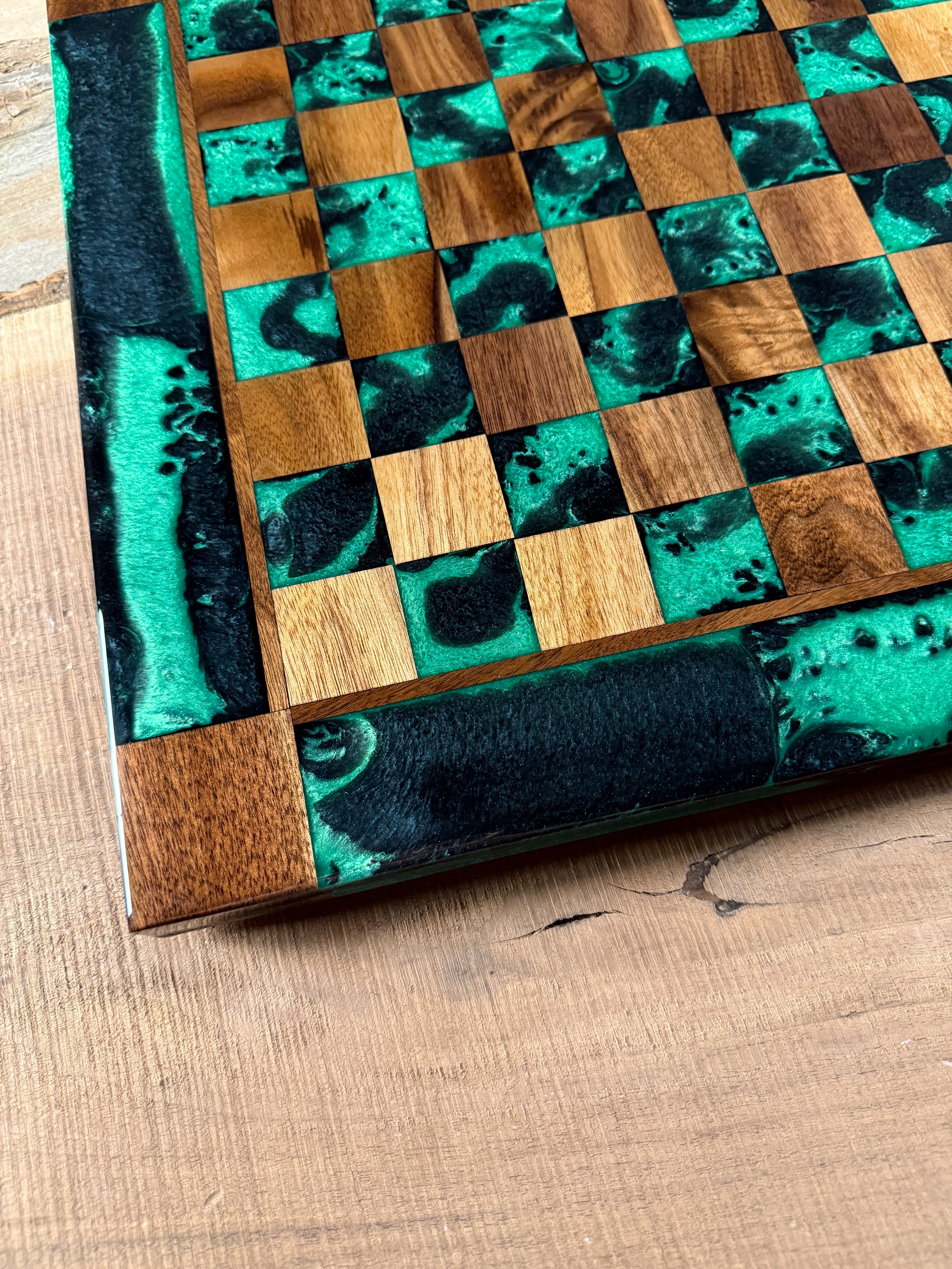 Jungle Black Onyx Walnut Chess Board (INCLUDES PIECES)
