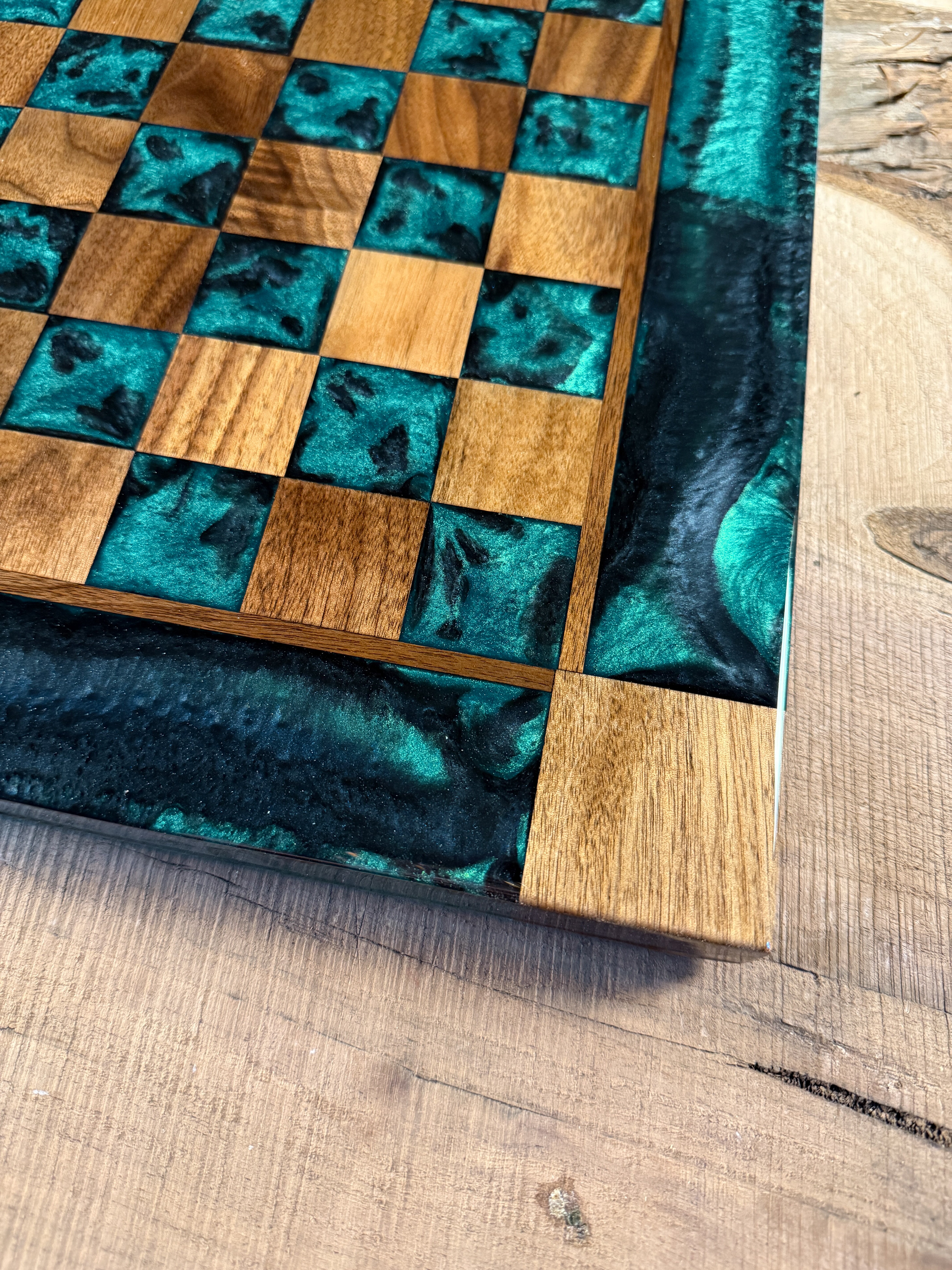 Emerald Black Onyx Walnut Chess Board (Glass Chess Set Included)