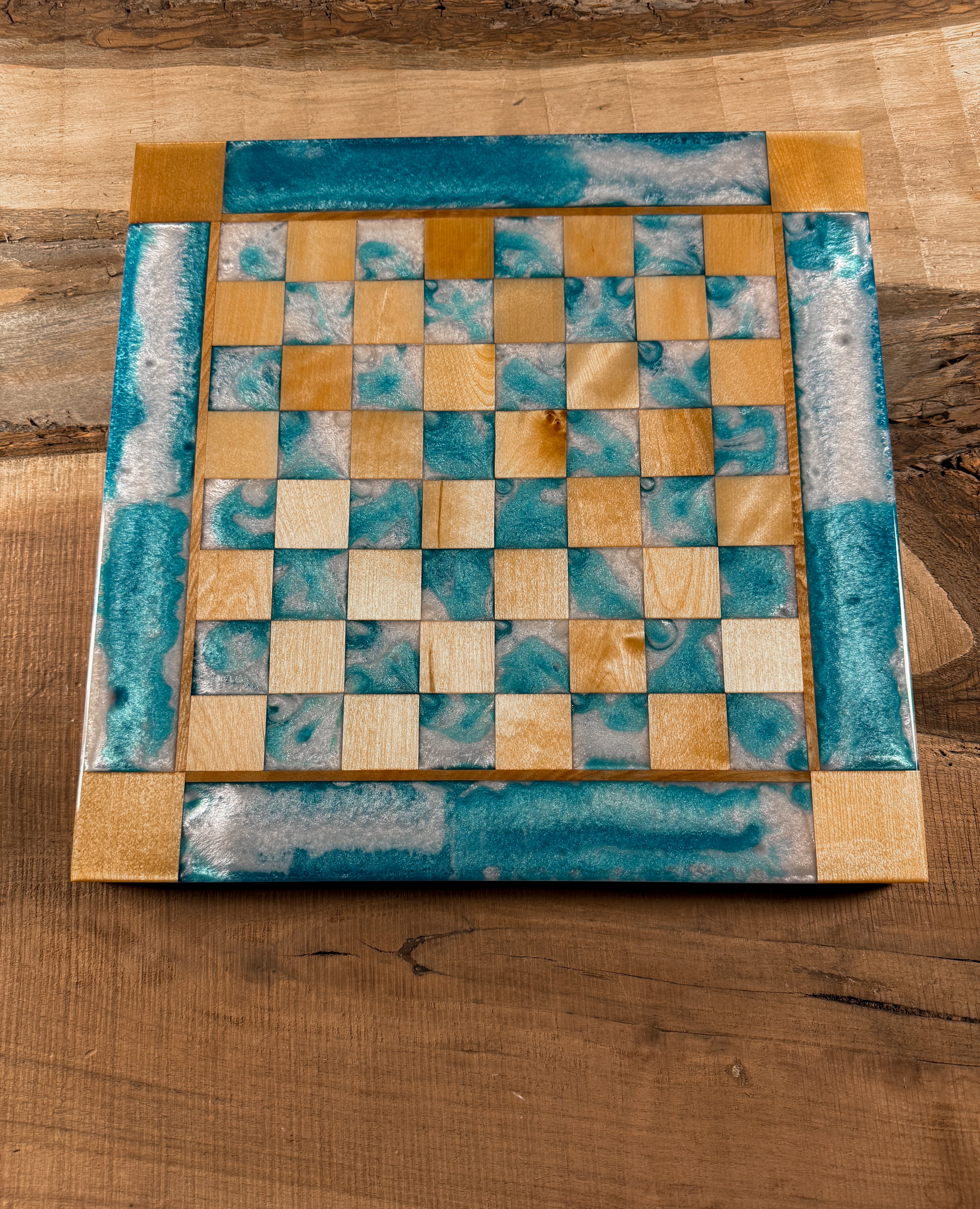 Island Water Maple Wood Chess Board (INCLUDES PIECES)