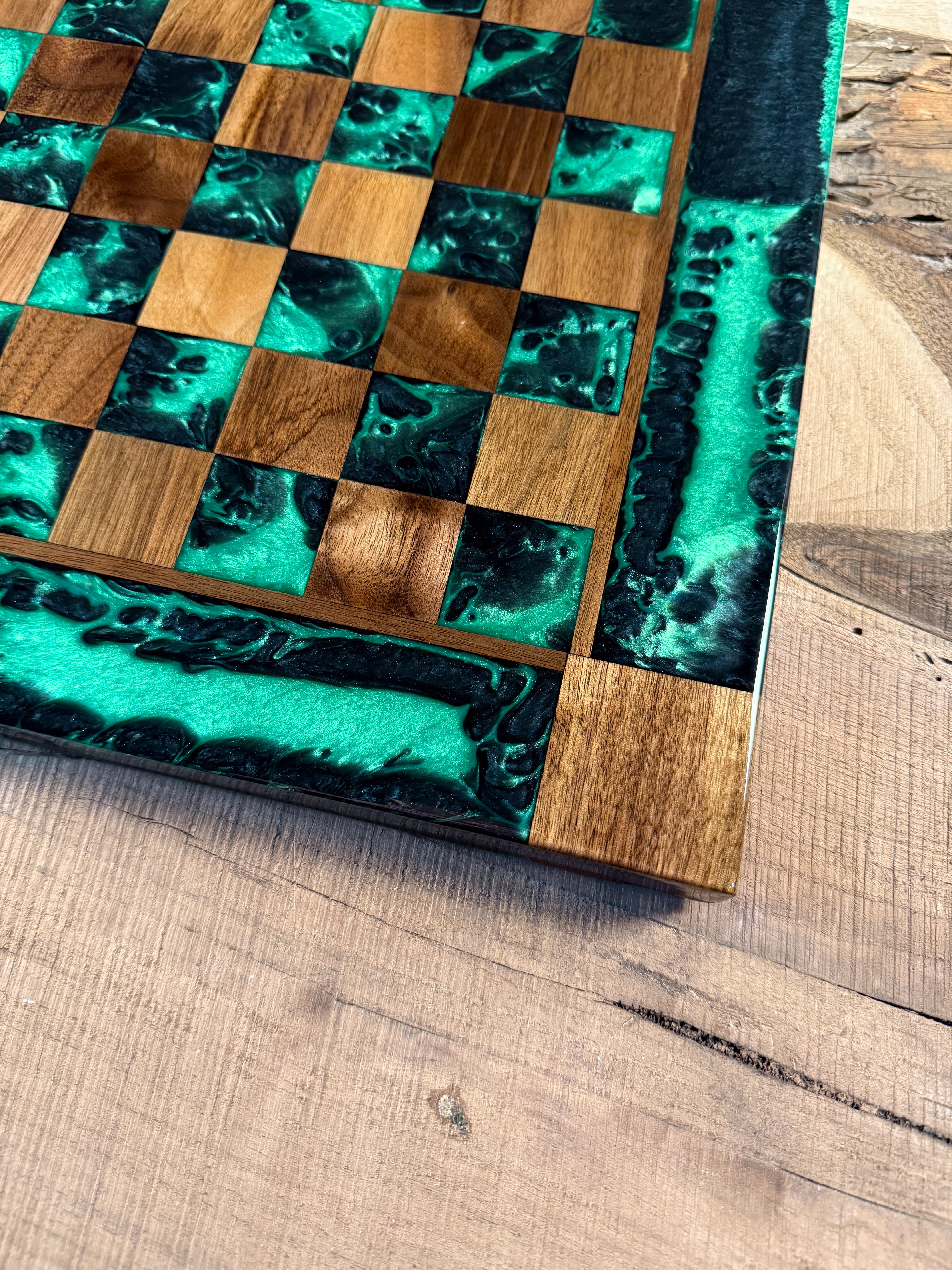 Jungle Black Onyx Walnut Chess Board (INCLUDES PIECES)