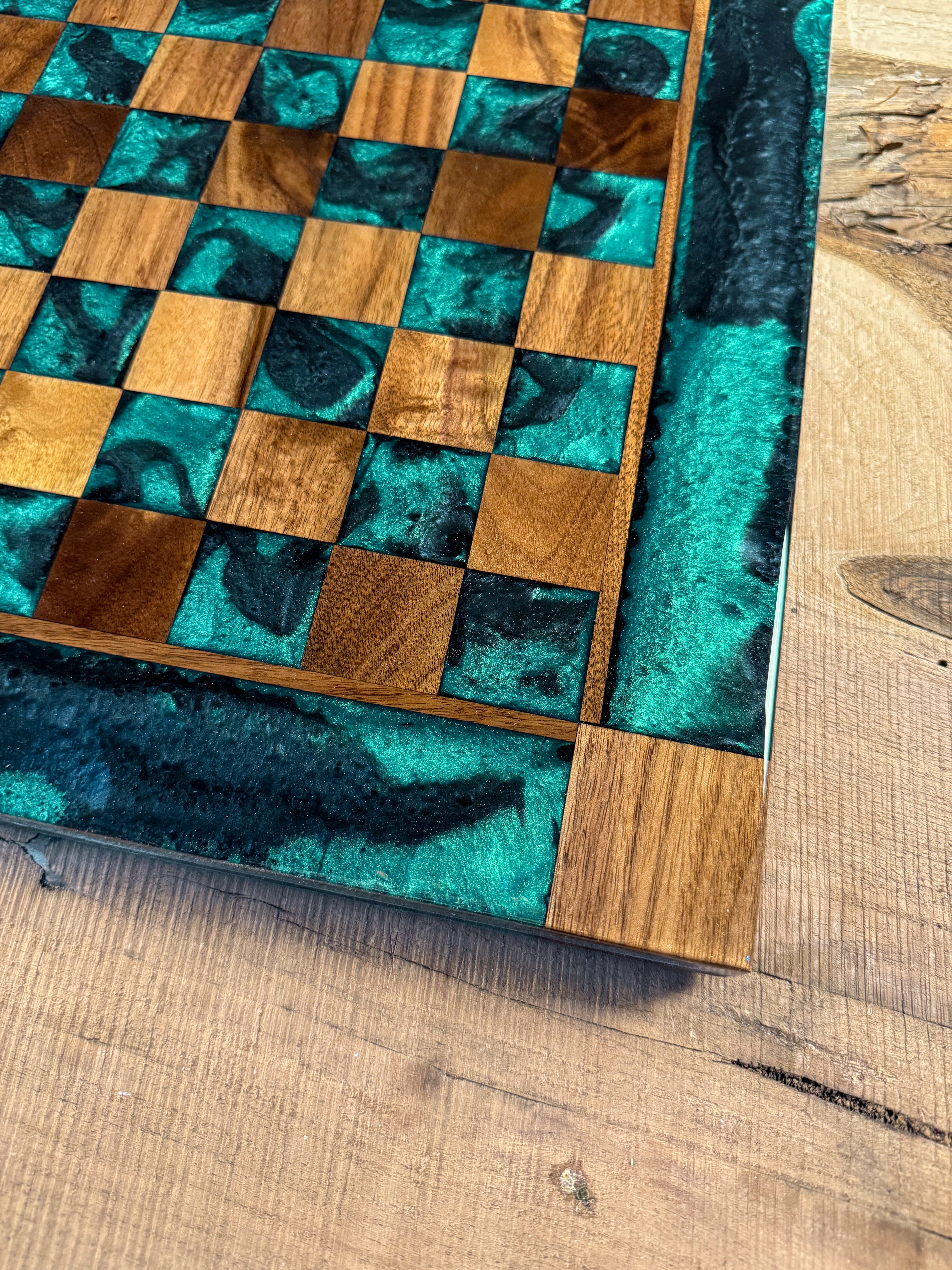 Emerald Black Onyx Walnut Chess Board (Chess Set Included)