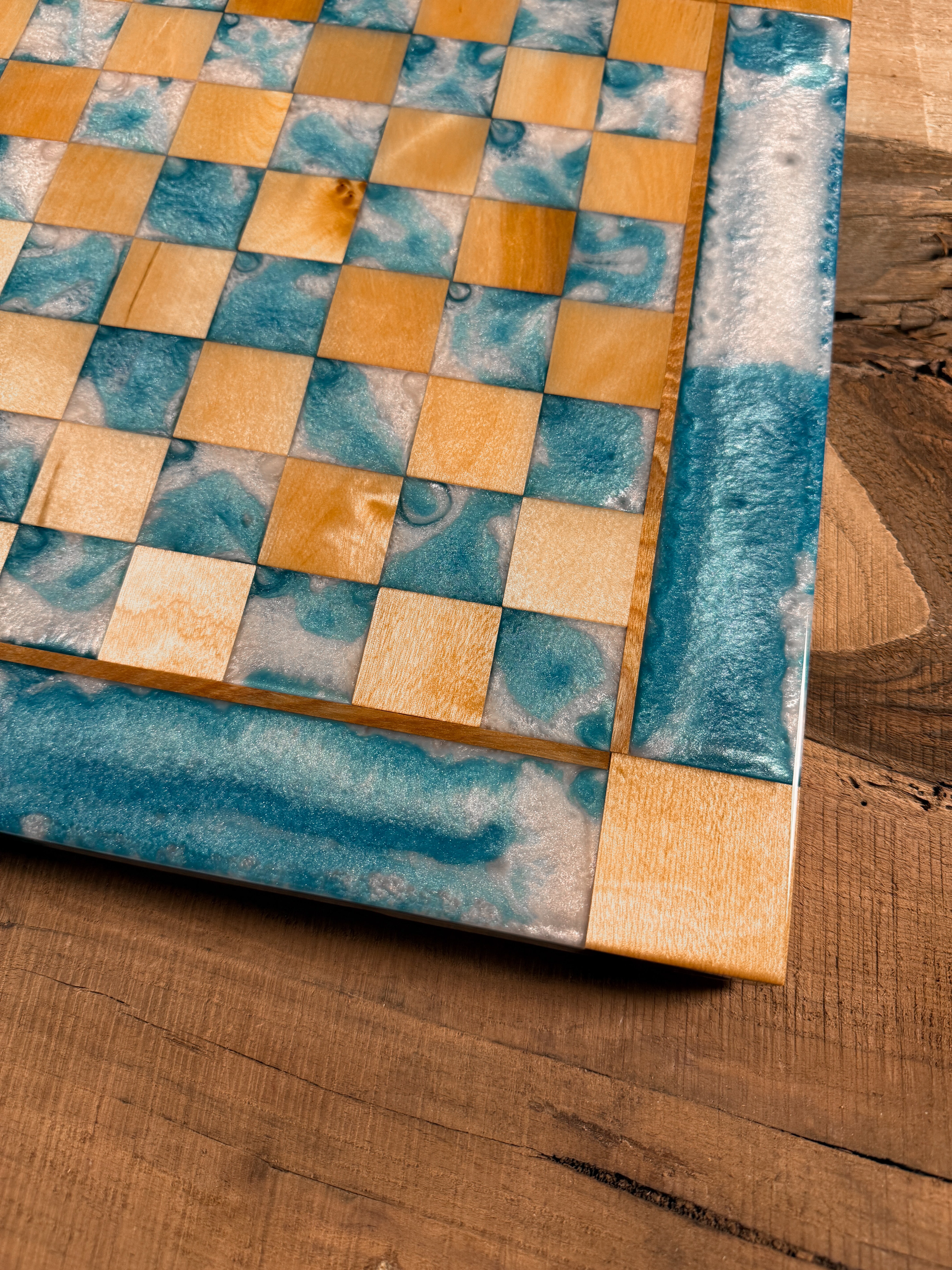 Island Water Maple Wood Chess Board (INCLUDES PIECES)