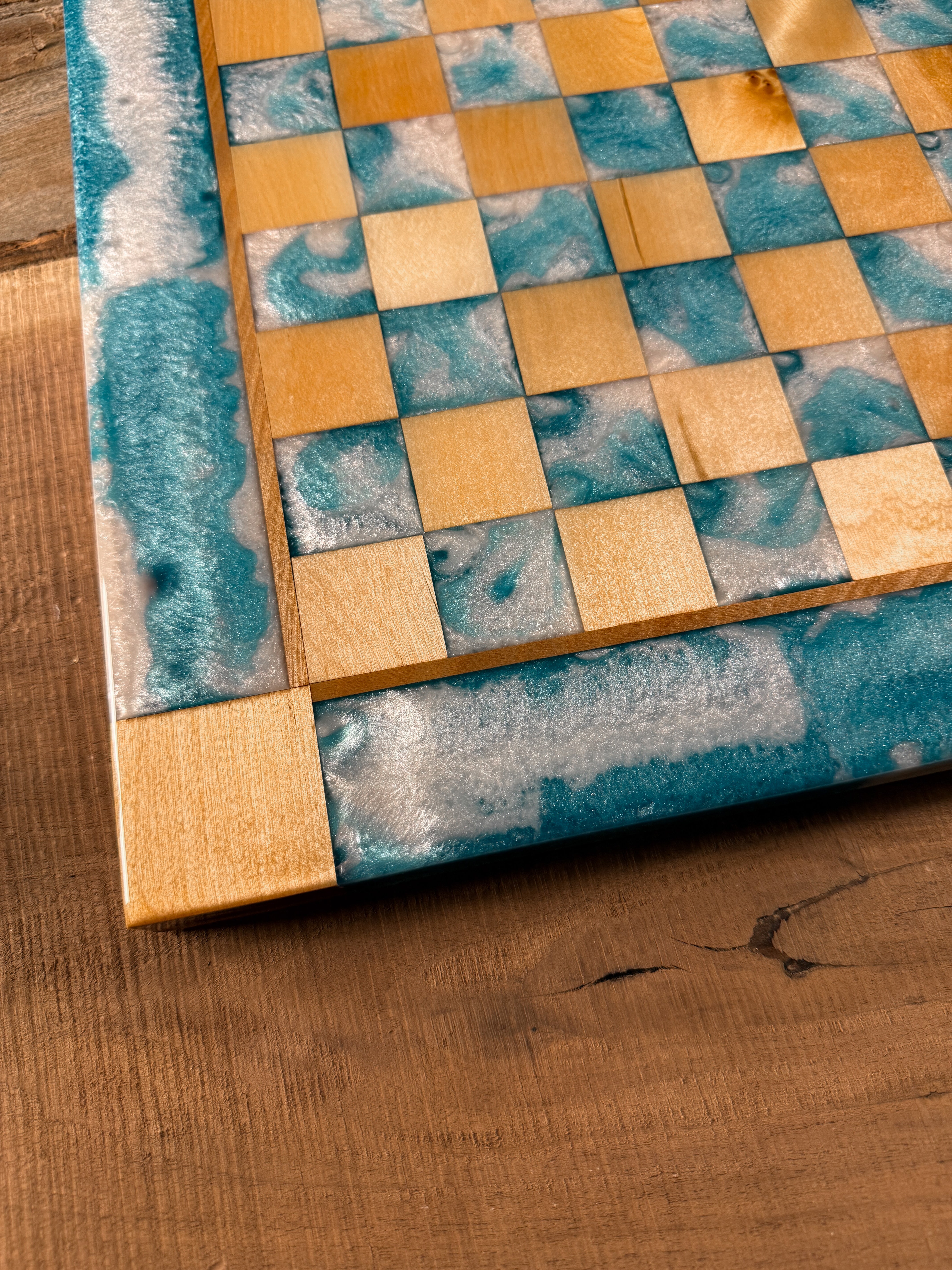 Island Water Maple Wood Chess Board (INCLUDES PIECES)