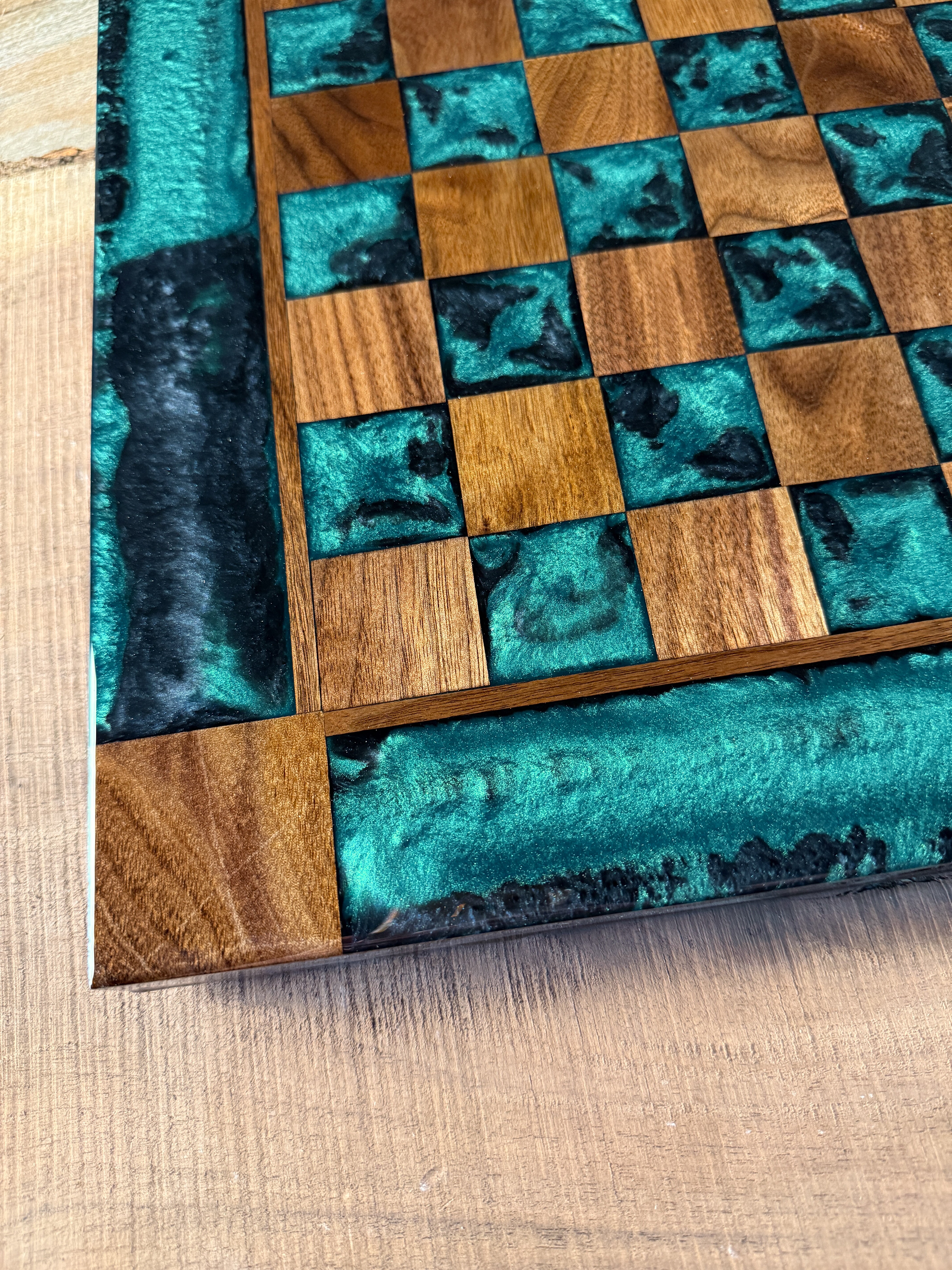 Emerald Black Onyx Walnut Chess Board (Glass Chess Set Included)