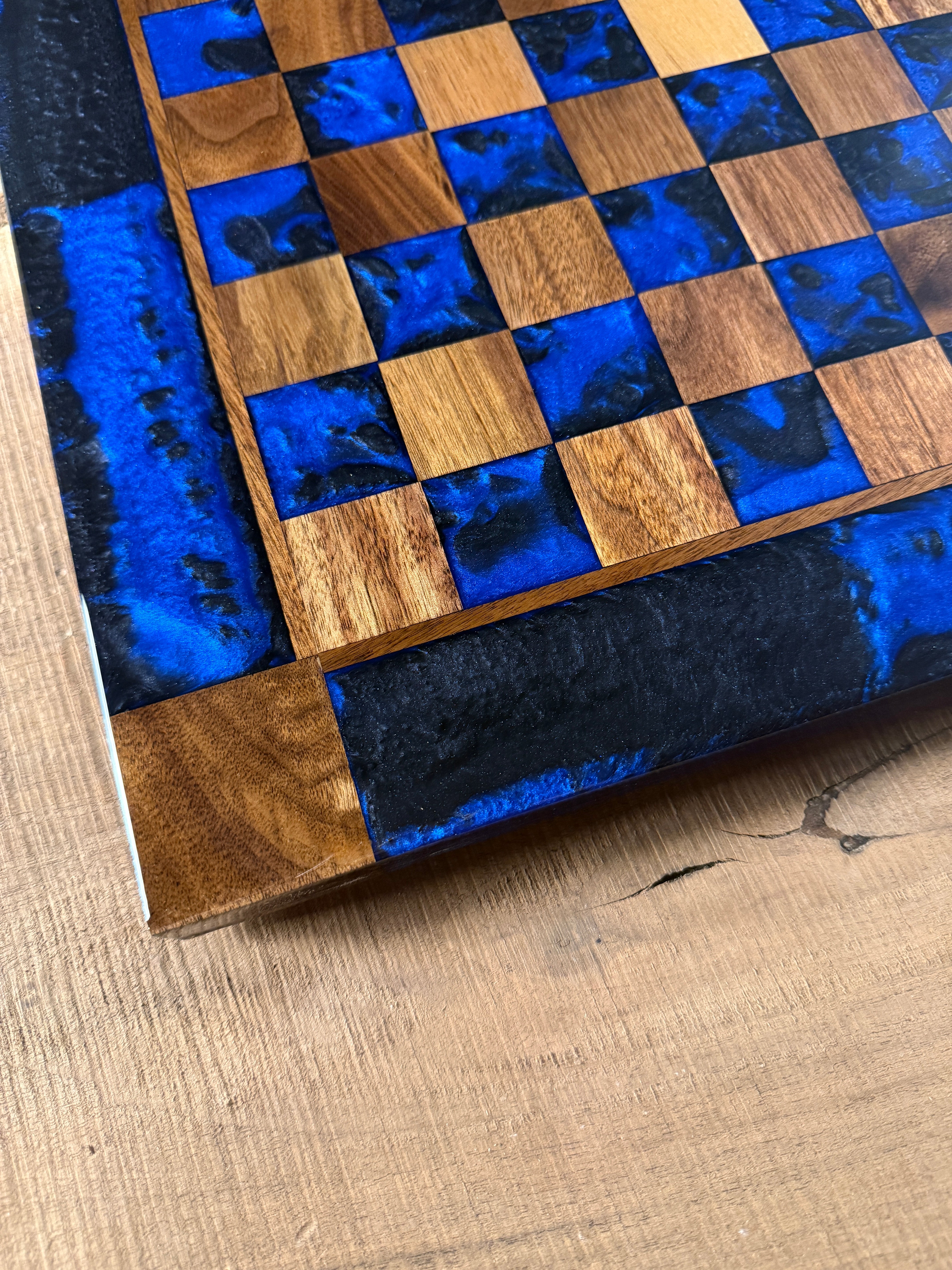 Black Onyx Deep Blue Walnut Chess Board (INCLUDES PIECES)