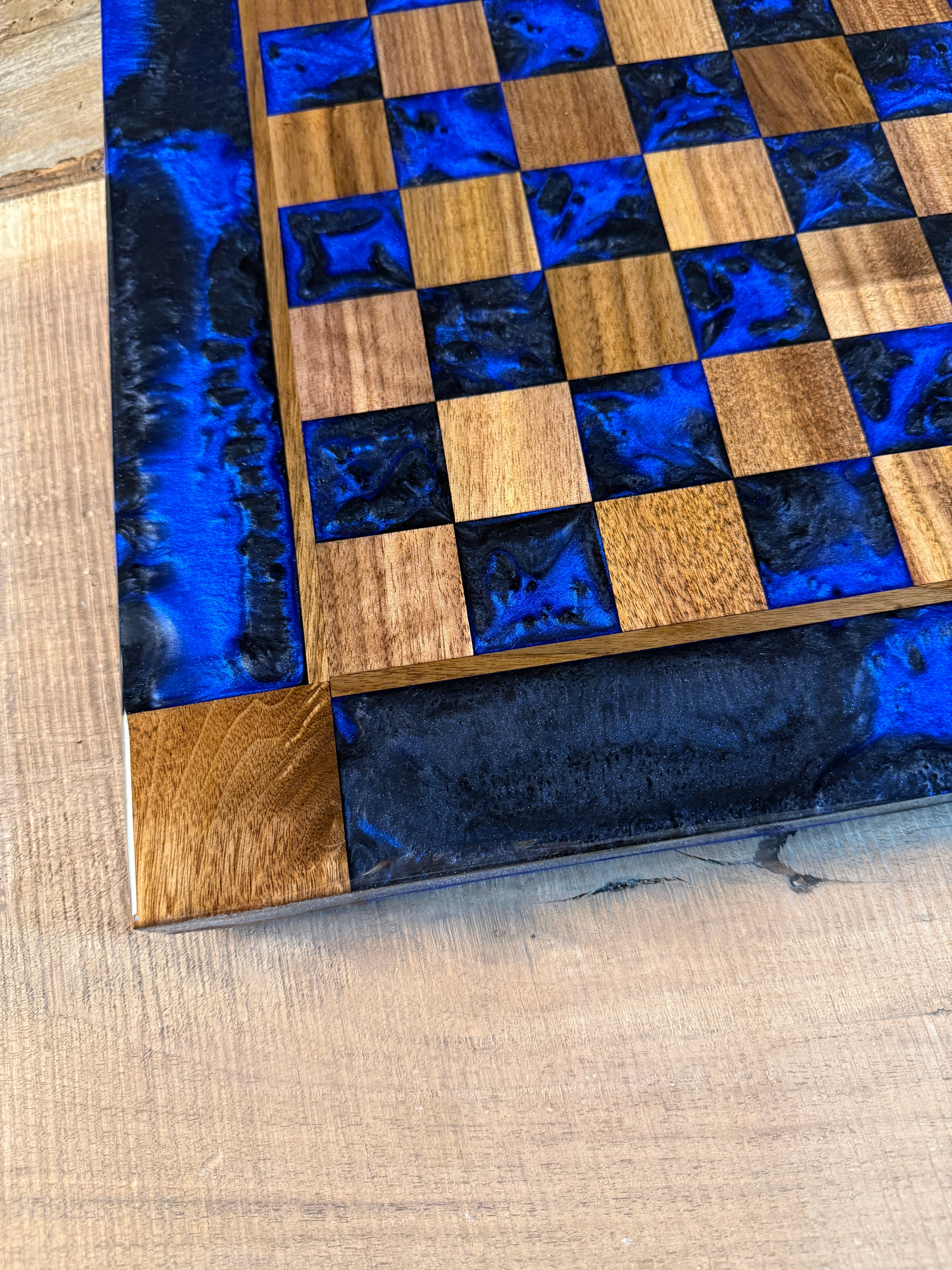 Black Onyx Deep Blue Walnut Chess Board (INCLUDES PIECES)