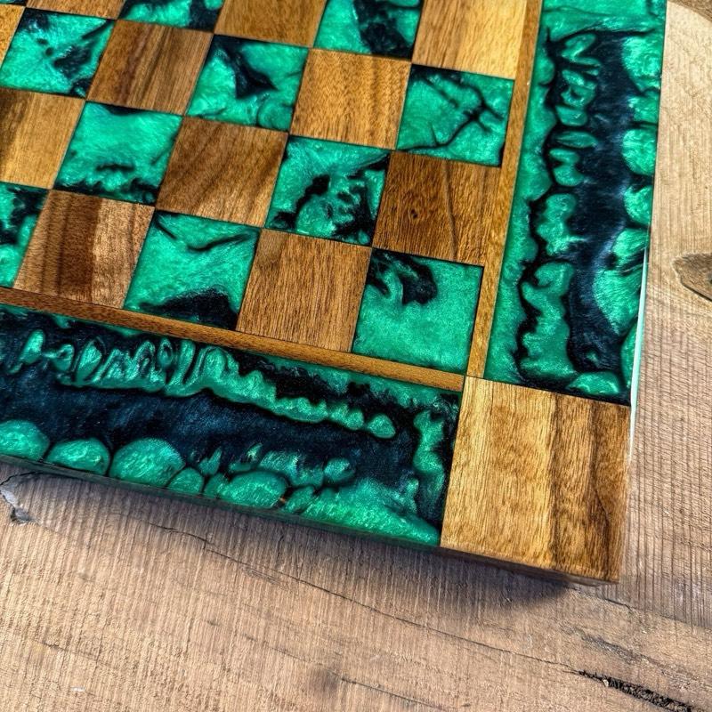 Jungle Black Onyx Walnut Chess Board (INCLUDES PIECES)