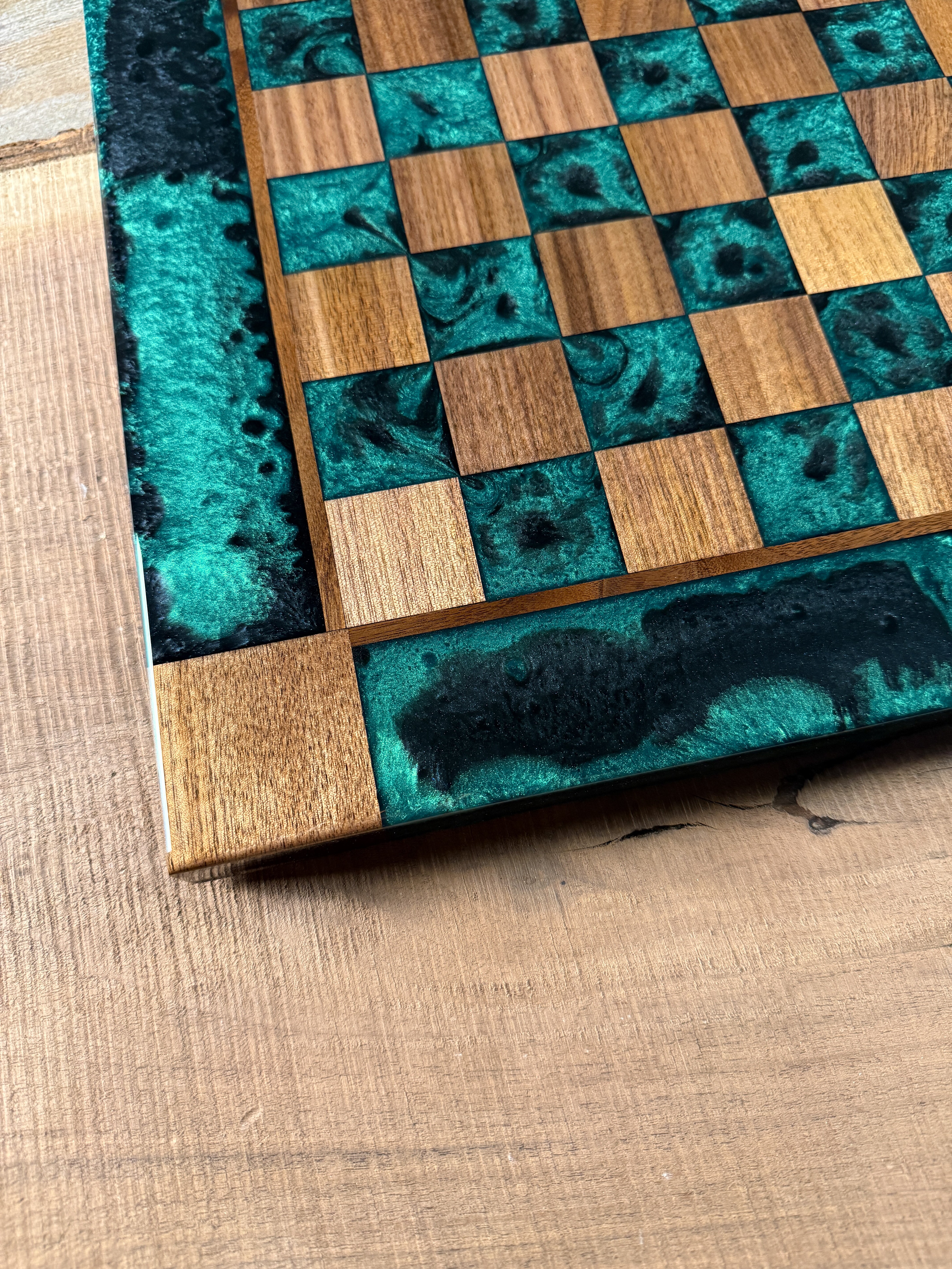 Emerald Black Onyx Walnut Chess Board (Chess Set Included)
