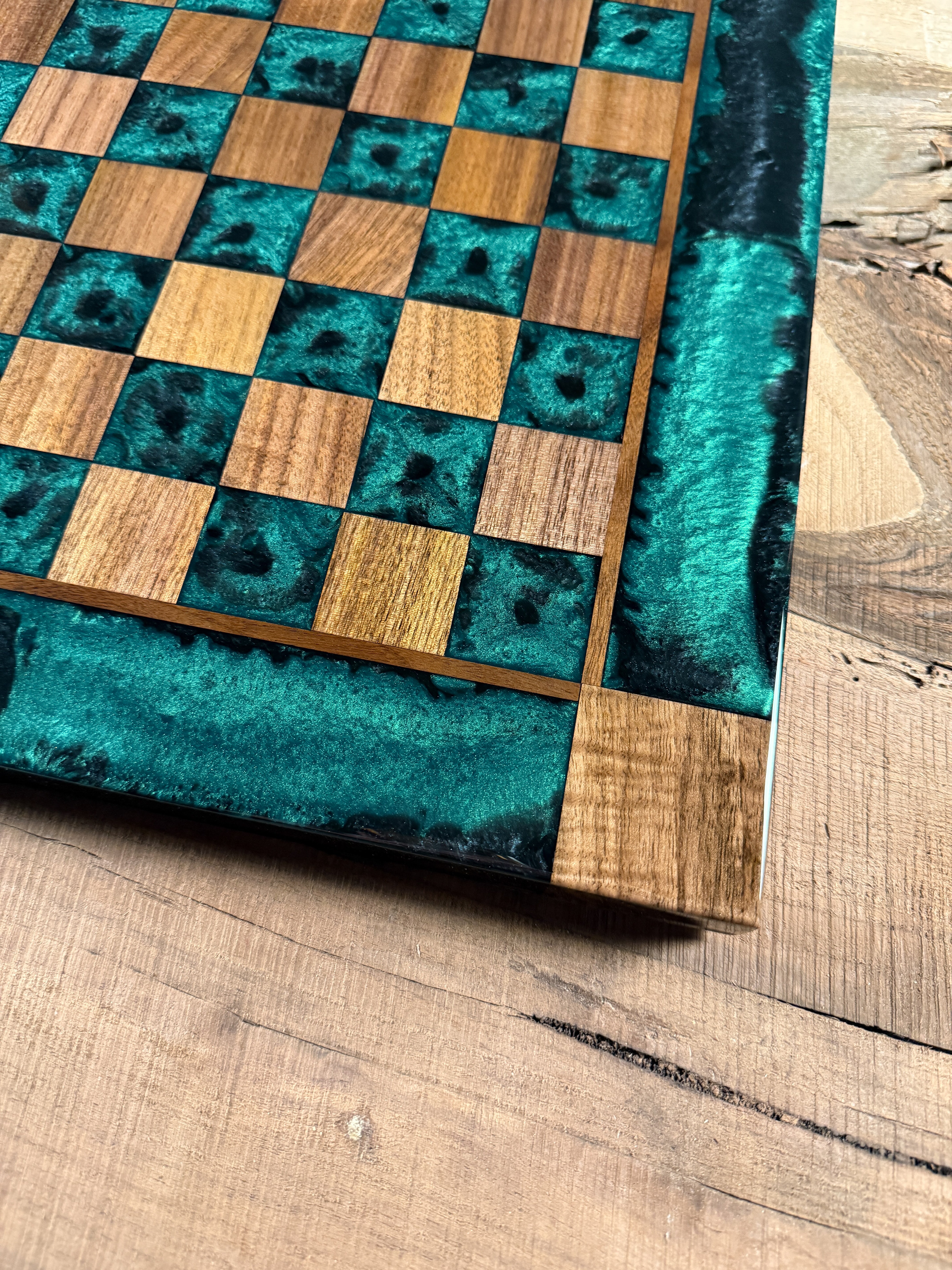 Emerald Black Onyx Walnut Chess Board (Chess Set Included)