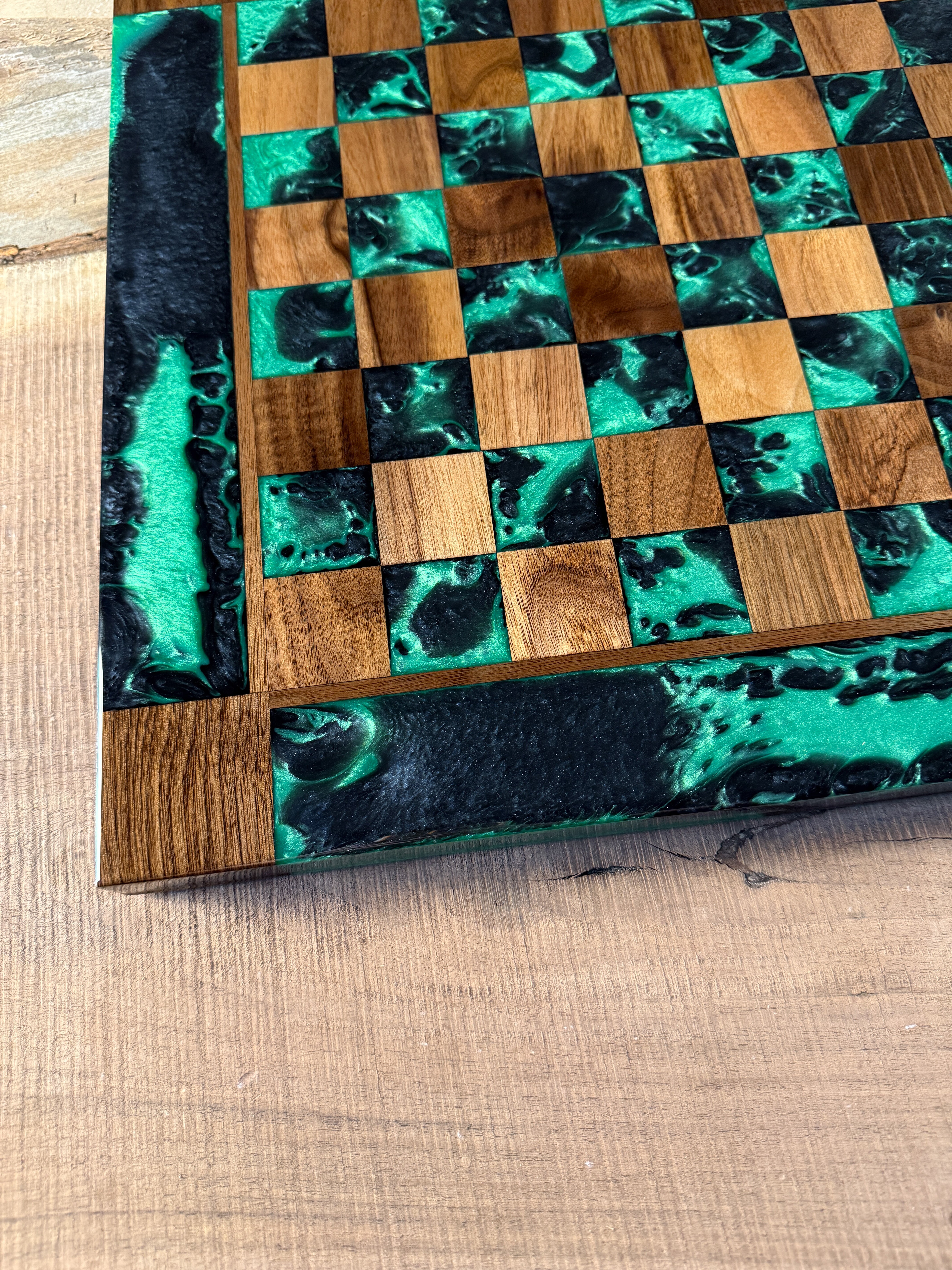 Jungle Black Onyx Walnut Chess Board (INCLUDES PIECES)