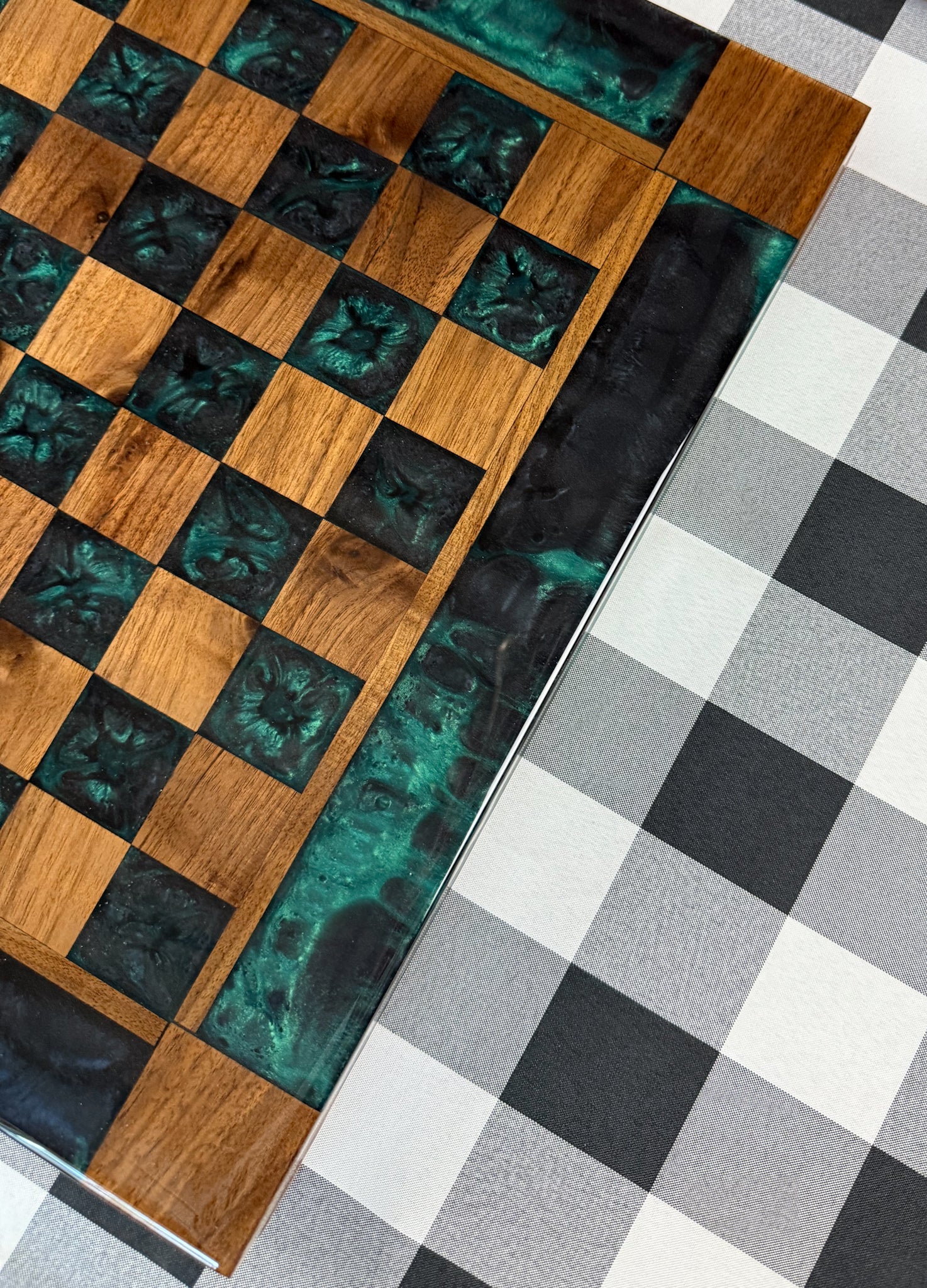 Emerald Black Onyx Walnut Chess Board (Glass Chess Set Included)