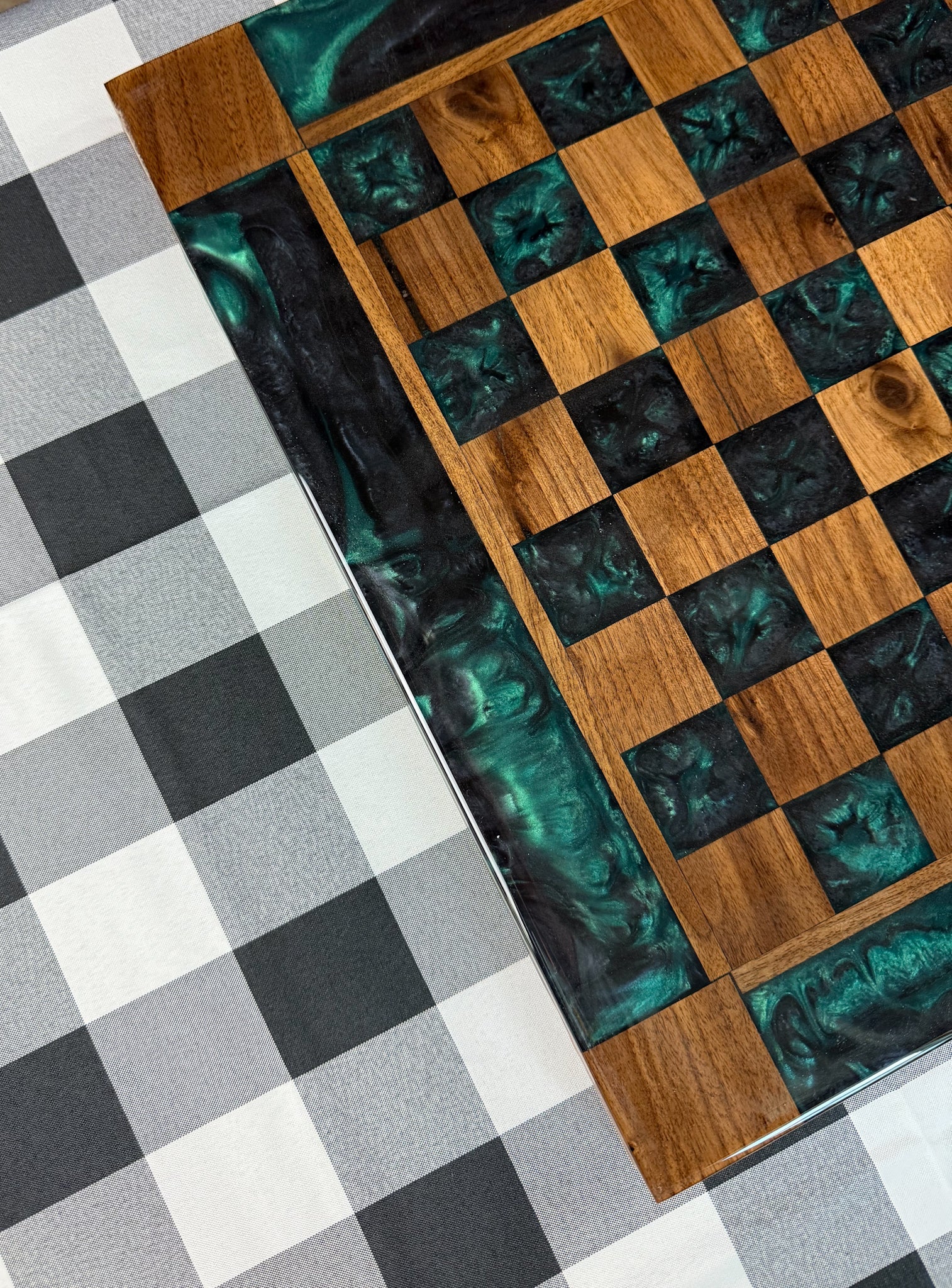 Emerald Black Onyx Walnut Chess Board (Glass Chess Set Included)