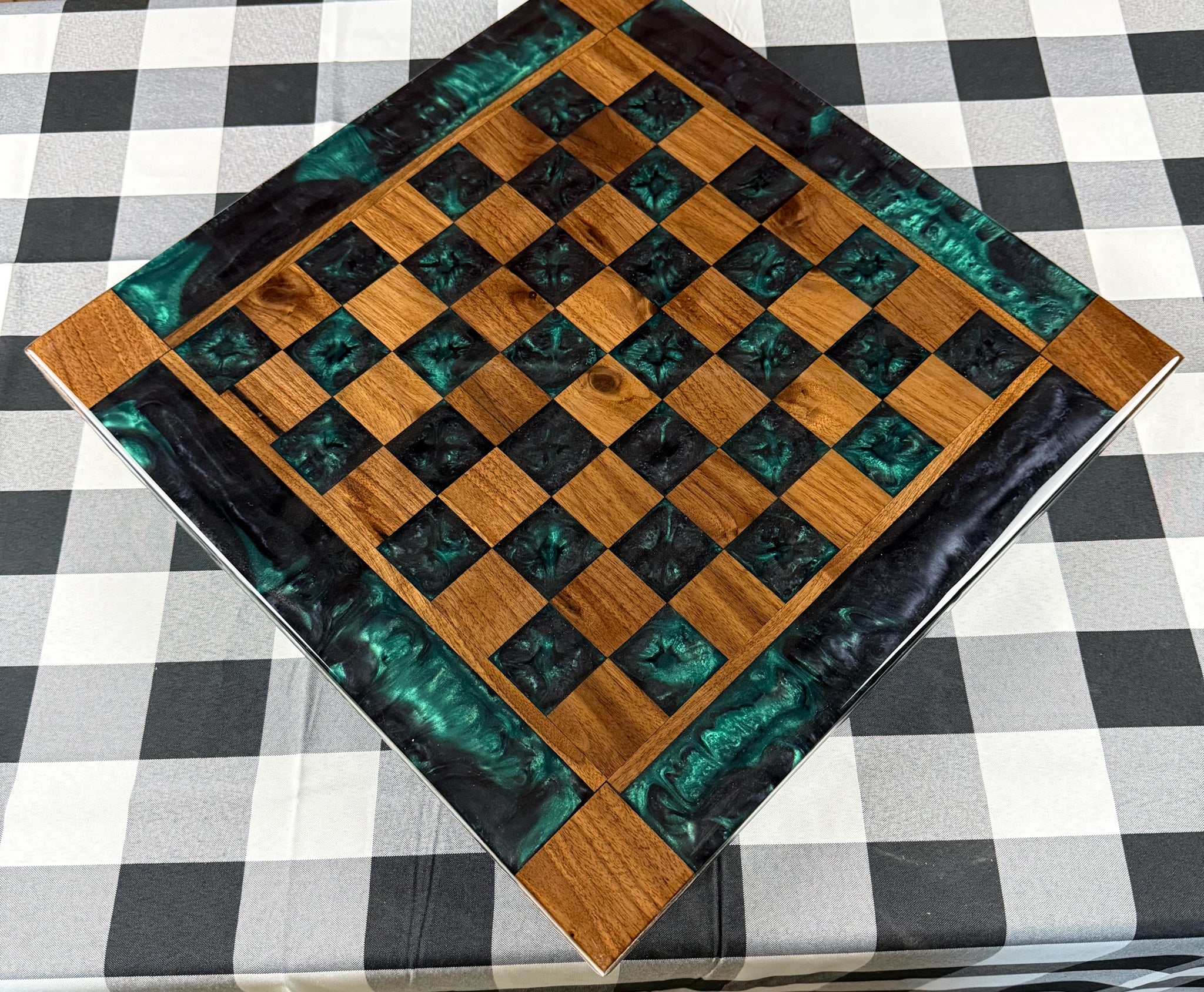 Emerald Black Onyx Walnut Chess Board (Glass Chess Set Included)