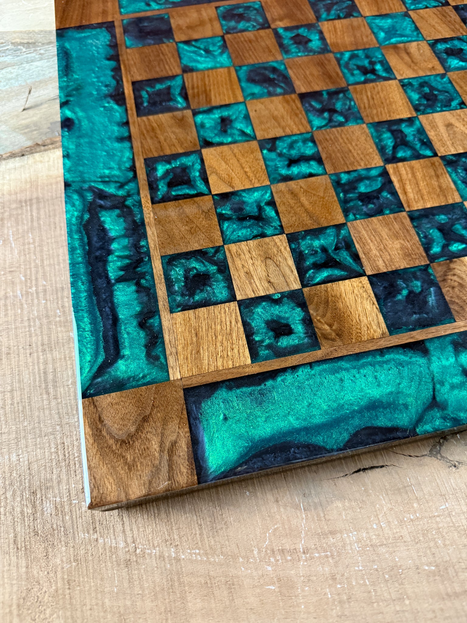 Emerald Black Onyx Walnut Chess Board (Glass Chess Set Included)