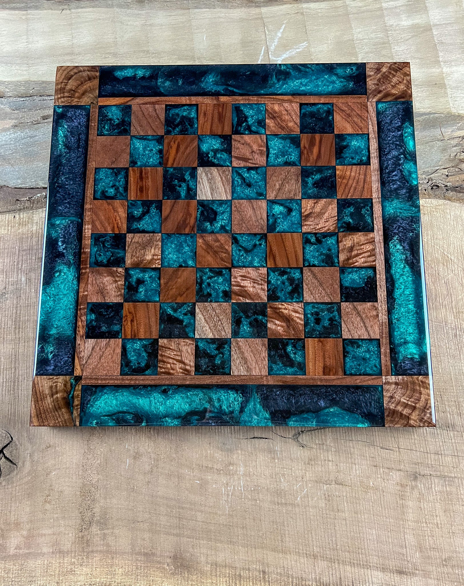 Emerald Black Onyx Walnut Chess Board (With Border)