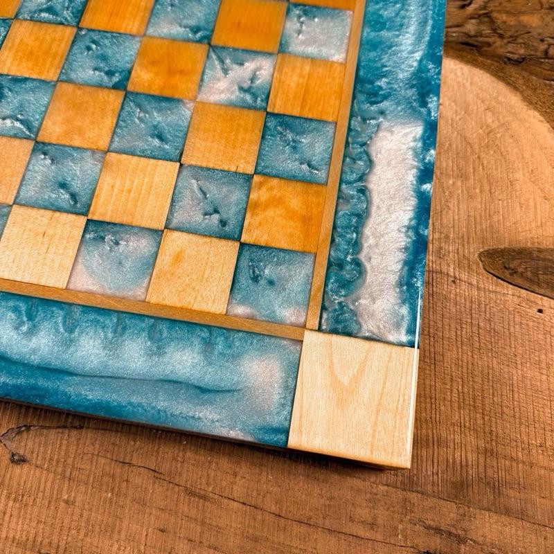 Island Water Maple Wood Chess Board (INCLUDES PIECES)