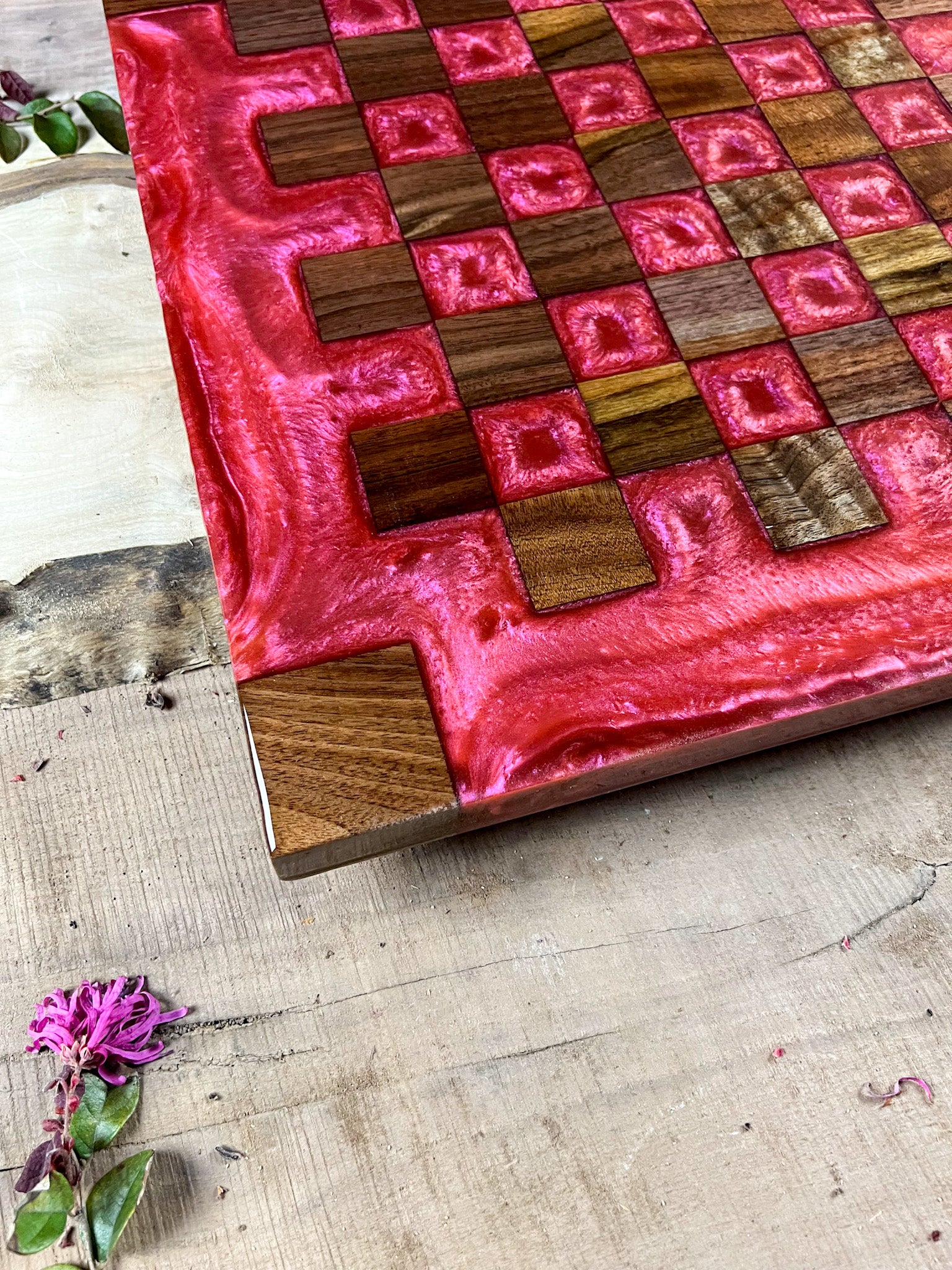 Inferno Walnut Chess Board (Chameleon Color Shifting)