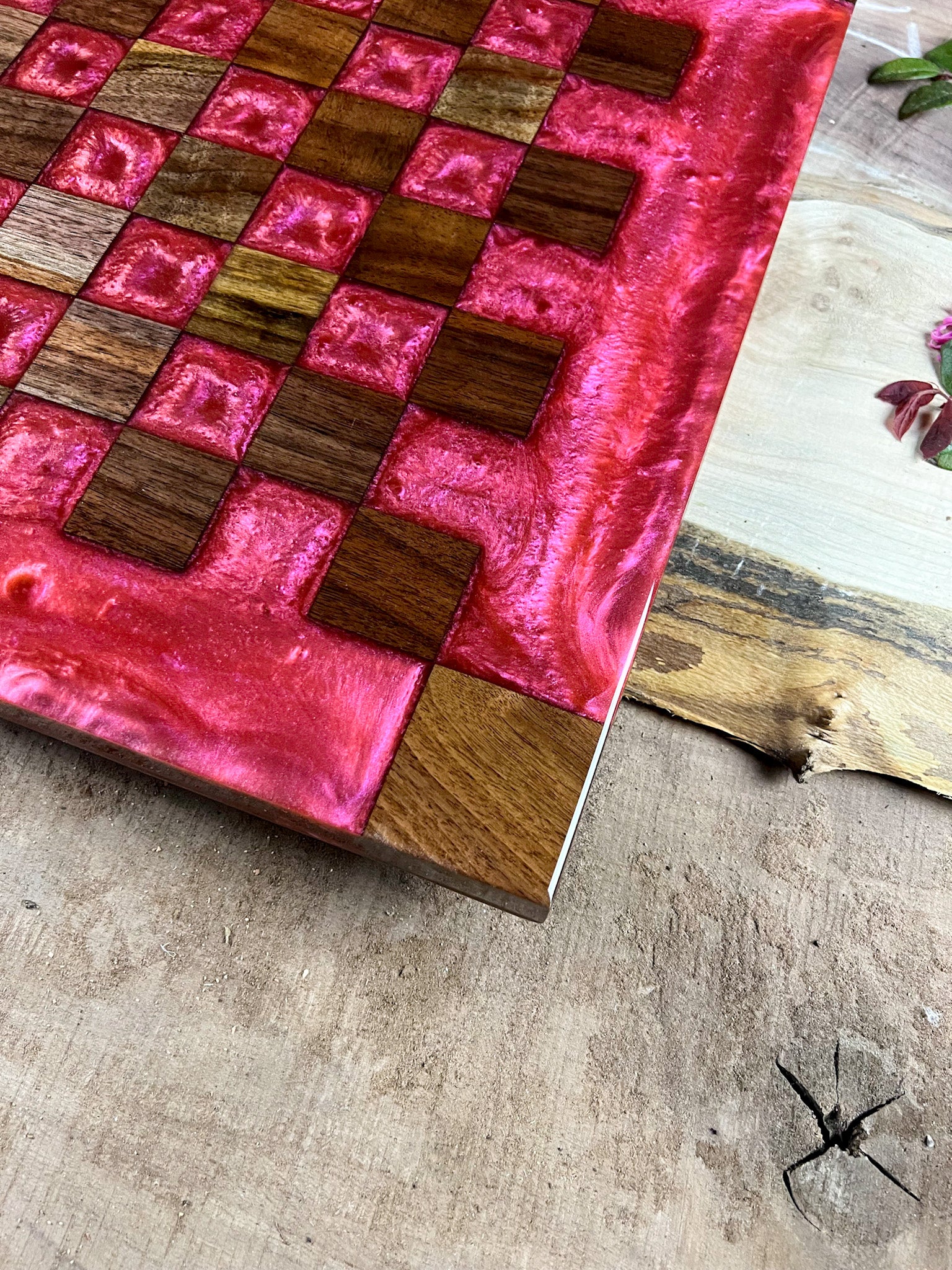 Inferno Walnut Chess Board (Chameleon Color Shifting)