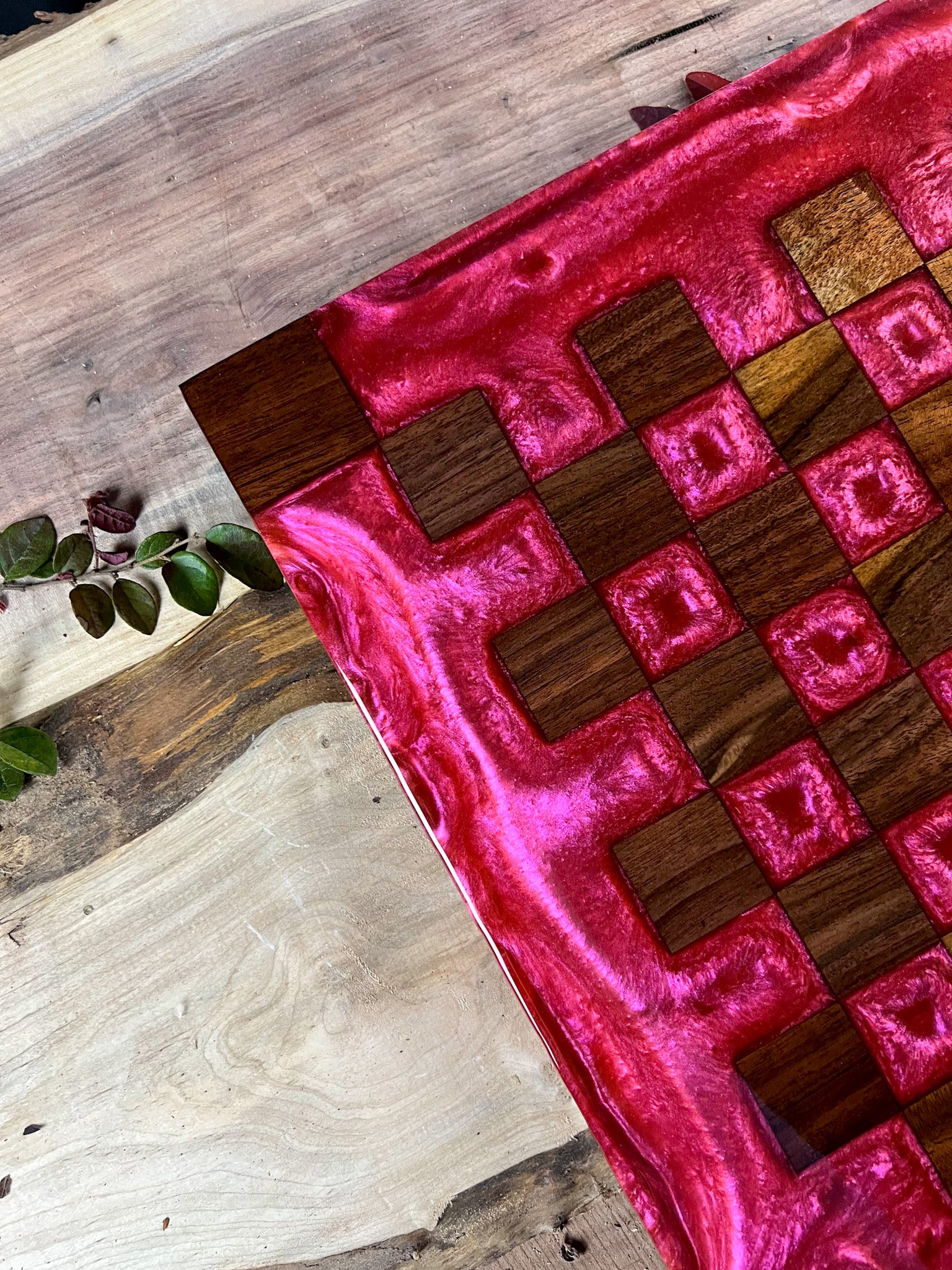 Inferno Walnut Chess Board (Chameleon Color Shifting)