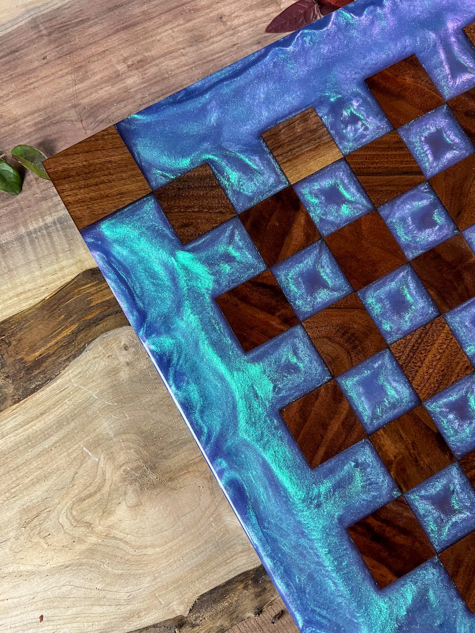 Merlin's Desire Walnut Chess Board (Chameleon Color Shifting)