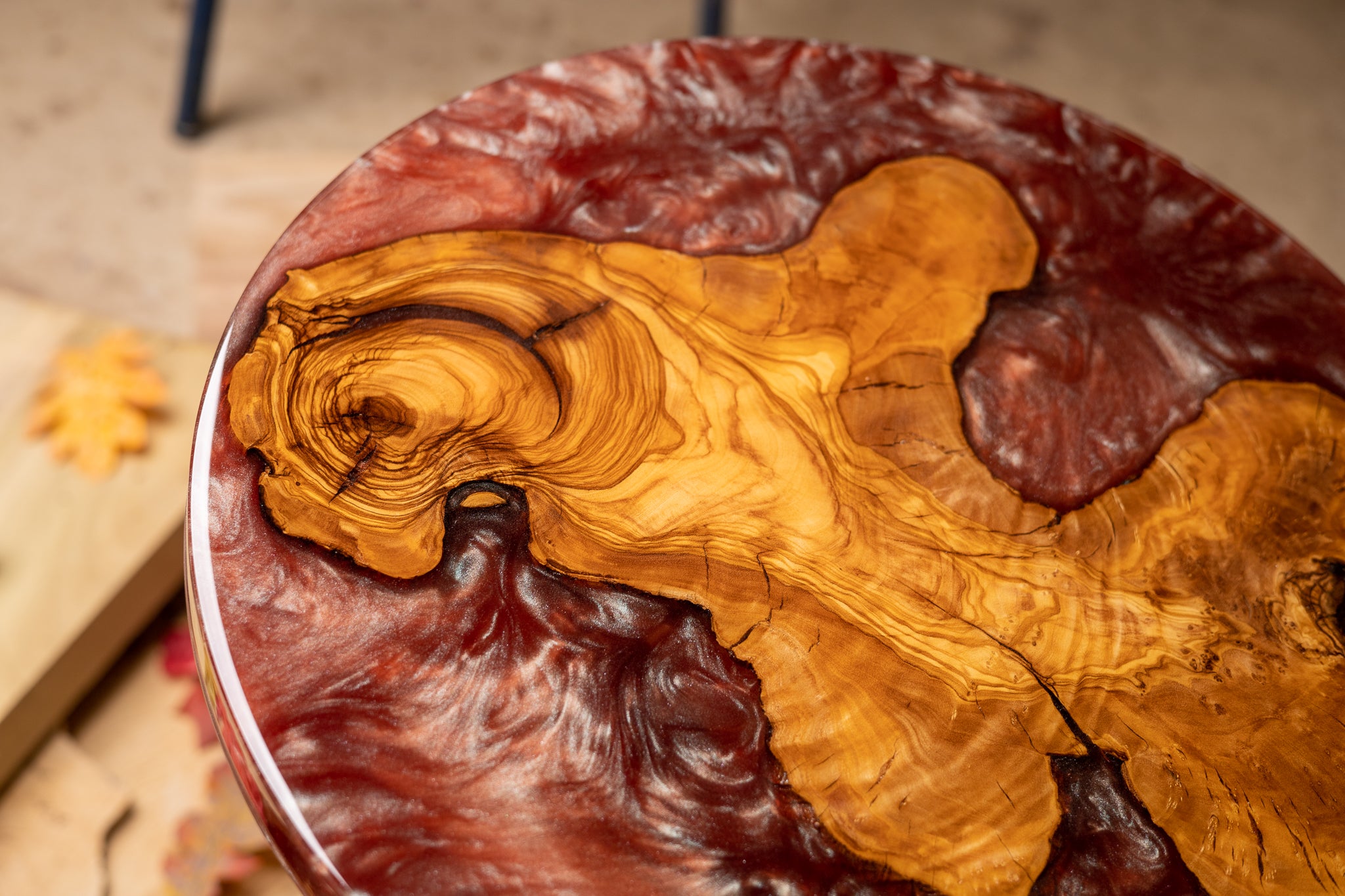 Kiwi Cloud Olive Wood Side Table